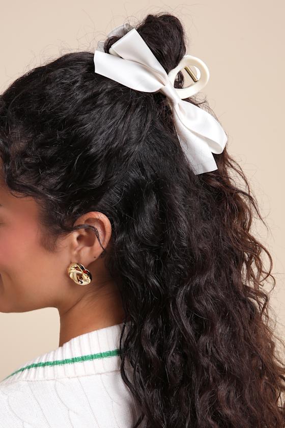 Coquette Perfection Ivory Bow Claw Hair Clip 1
