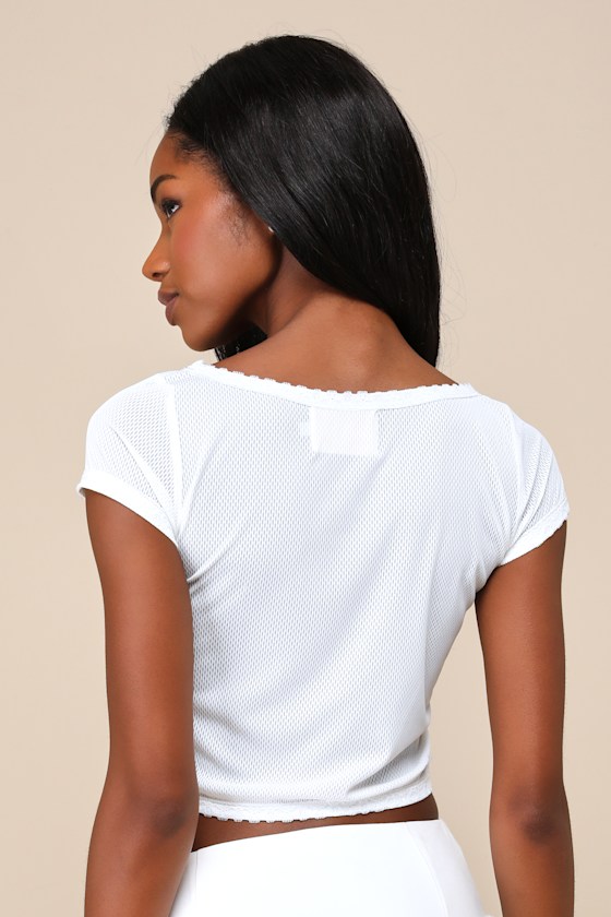 Zemeta Play Me Five White Athletic Mesh Lace Cropped Cap Sleeve Top In White