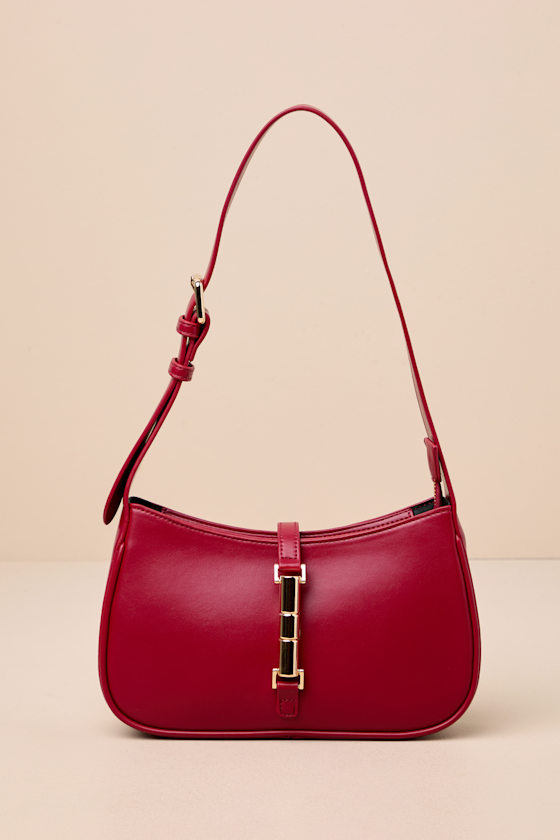 Chic and Tasteful Red Shoulder Bag 1