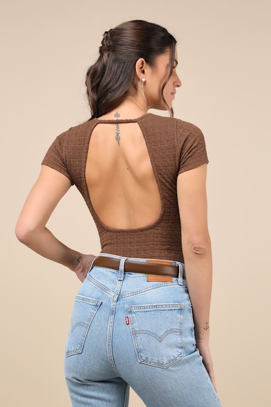 LULUS DECIDEDLY STYLISH BROWN TEXTURED SHORT SLEEVE BACKLESS BODYSUIT
