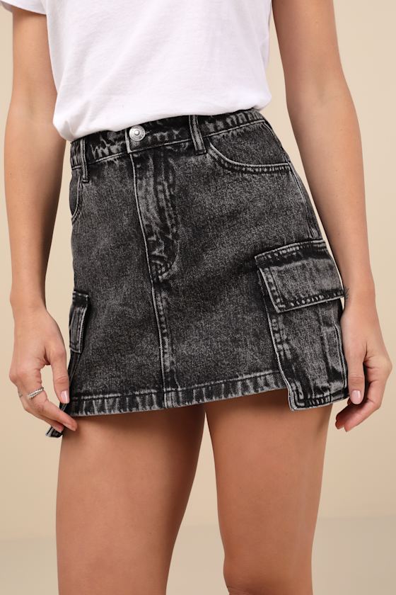 Letizia Black Acid Wash Denim Mid-Rise Cargo Mini Skirt 2