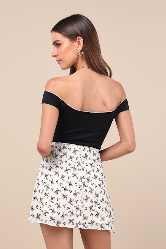 LULUS FLATTERING ATTITUDE BLACK LACE OFF-THE-SHOULDER BODYSUIT