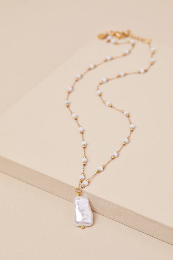Arne 18KT Gold and White Pearl Necklace 3