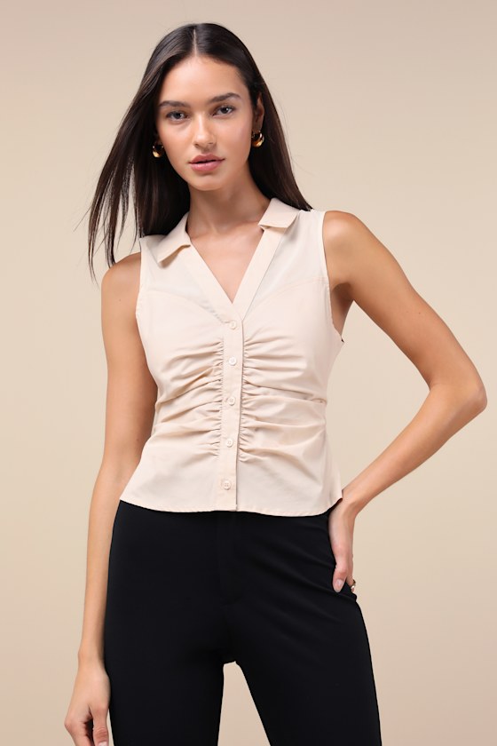 LULUS DECIDEDLY POISED BEIGE RUCHED SLEEVELESS COLLARED BUTTON-UP TOP