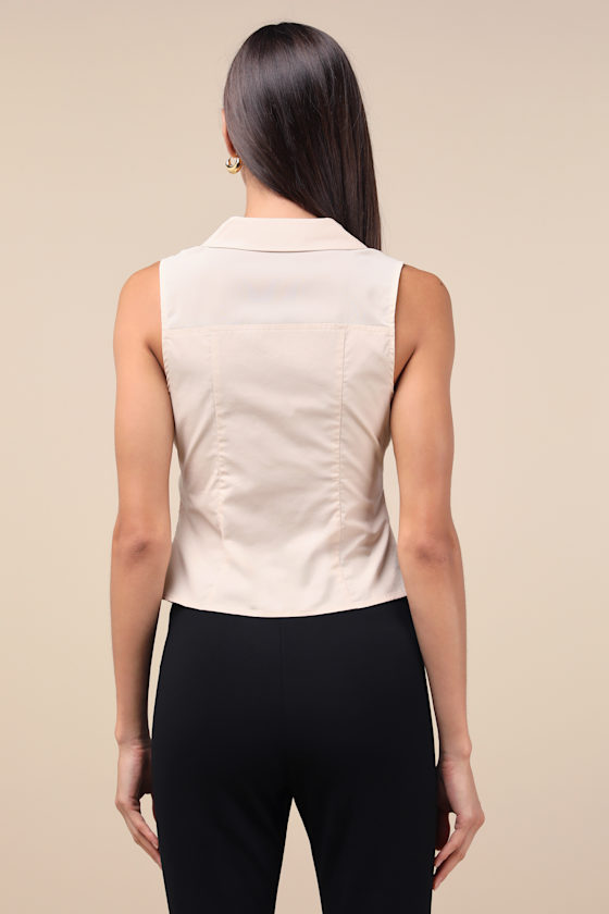 LULUS DECIDEDLY POISED BEIGE RUCHED SLEEVELESS COLLARED BUTTON-UP TOP
