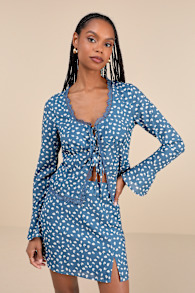 Adorable Composure Blue Floral Lace Tie-Front Long Sleeve Top 1