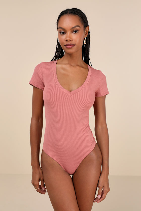 LULUS VERSATILE PICK RUSTY ROSE RIBBED KNIT SHORT SLEEVE BODYSUIT