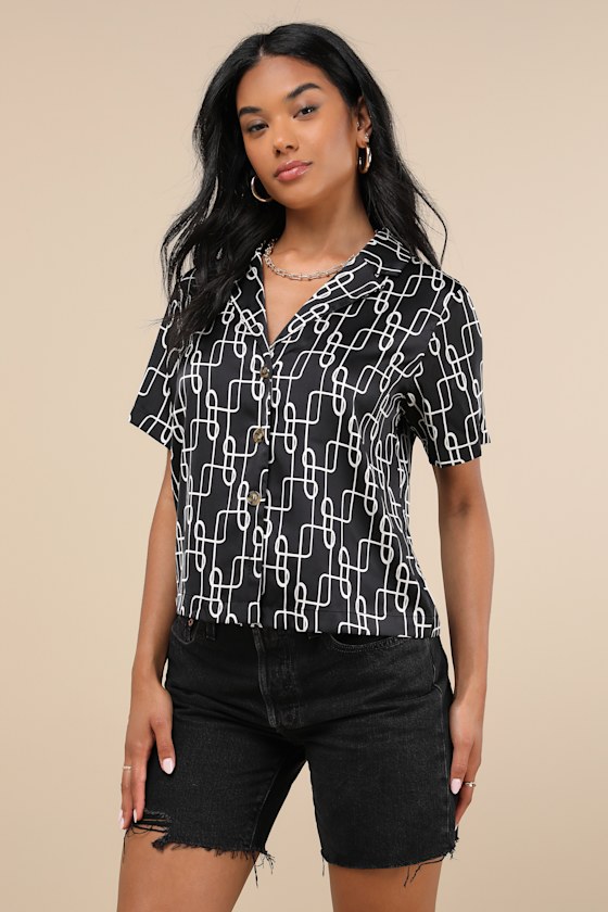 Intricate Aesthetic Black and White Abstract Print Button-Up Top 4