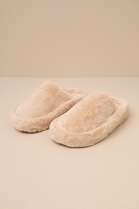 D'amelio Footwear Socozee Beige Faux Fur Flatform Slippers In Beige