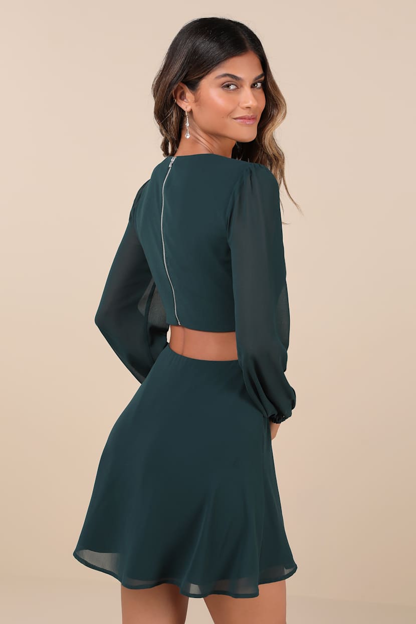 Emerald Green Long Sleeve Cutout Mini Dress | Womens | Medium (Available in XXL, XXS, XS, S, L, XL) | 100% Polyester | Lulus Emerald Green Long Sleeve Cutout Mini Dress | Womens | Medium (Available in XXL, XXS, XS, S, L, XL) | 100% Polyester | Lulus
