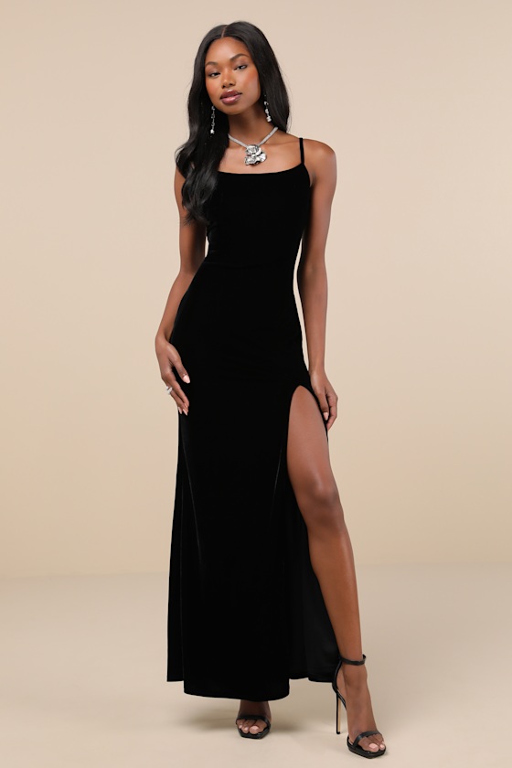 Kissable Beauty Black Velvet Sleeveless Maxi Dress 3