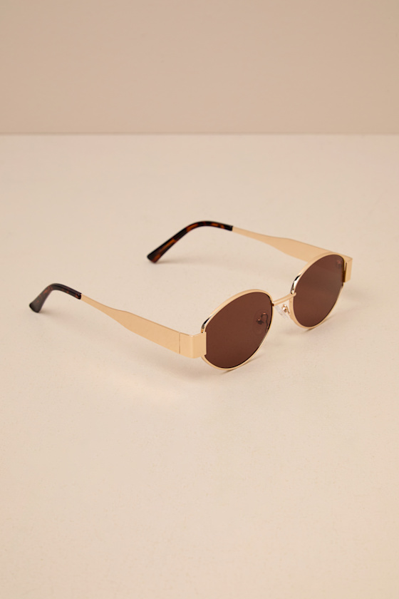 Lulus Trendsetting Take Gold And Brown Oval Sunglasses In Gold And Brown