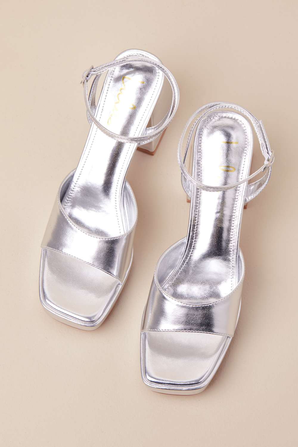 Cute Dresses, Tops, Shoes & Clothing for Women