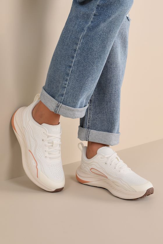 Trailwinder Low Birch and Peach Bloom Mesh Lace-Up Sneakers 1