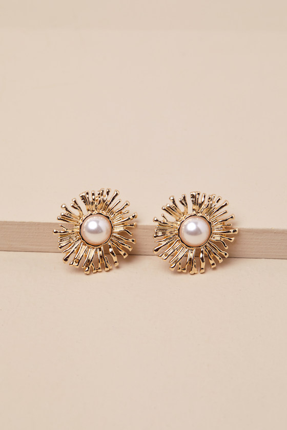 Radiant Display Gold Pearl Statement Earrings 4