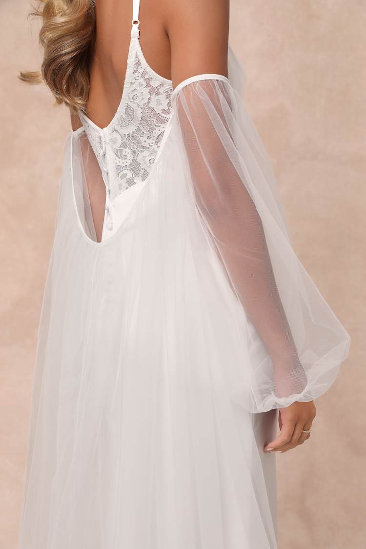 Graceful Romance White Mesh Off-the-Shoulder Veil Cape