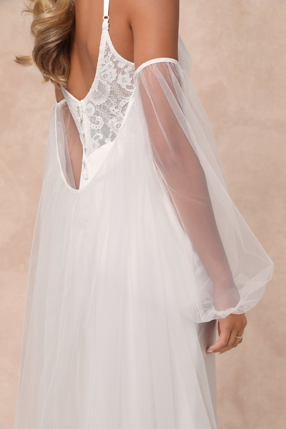 Graceful Romance White Mesh Off-the-Shoulder Veil Cape 2