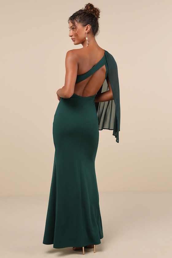 Lulus Majestic Attitude Emerald Cape Sleeve One-shoulder Maxi Dress In Green