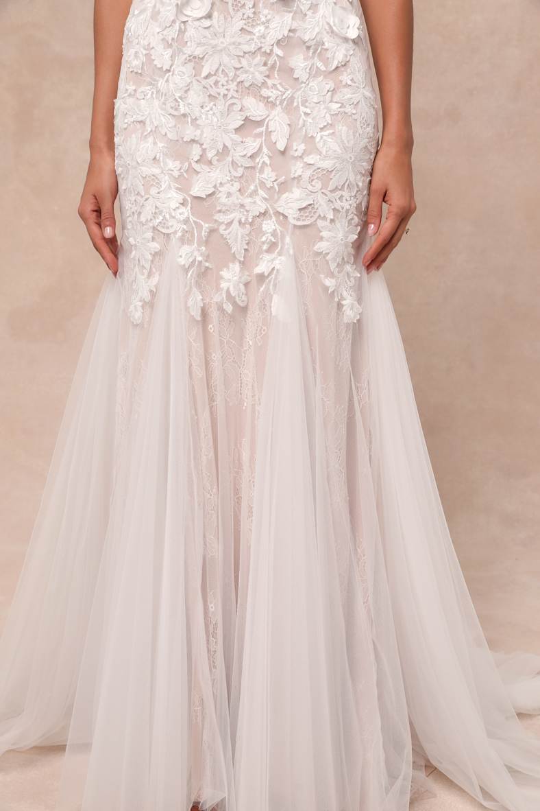 Exceptional Vow White Tulle Lace Applique Mermaid Maxi Dress