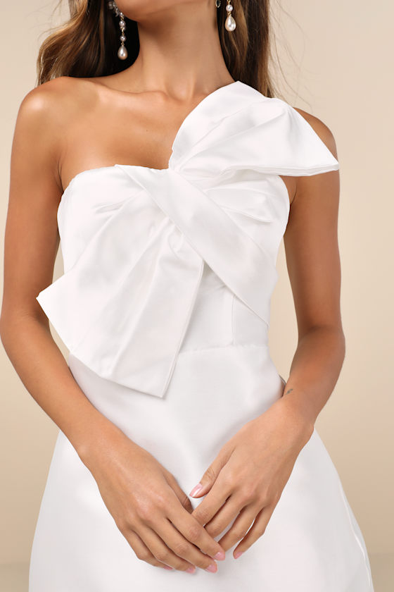 Lulus Utterly Pretty White Bow One-shoulder Mini Dress With Pockets In White