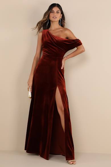 green emerald velvet dress 15 Fall Maxi Dresses Under $60 At Amazon main image 0