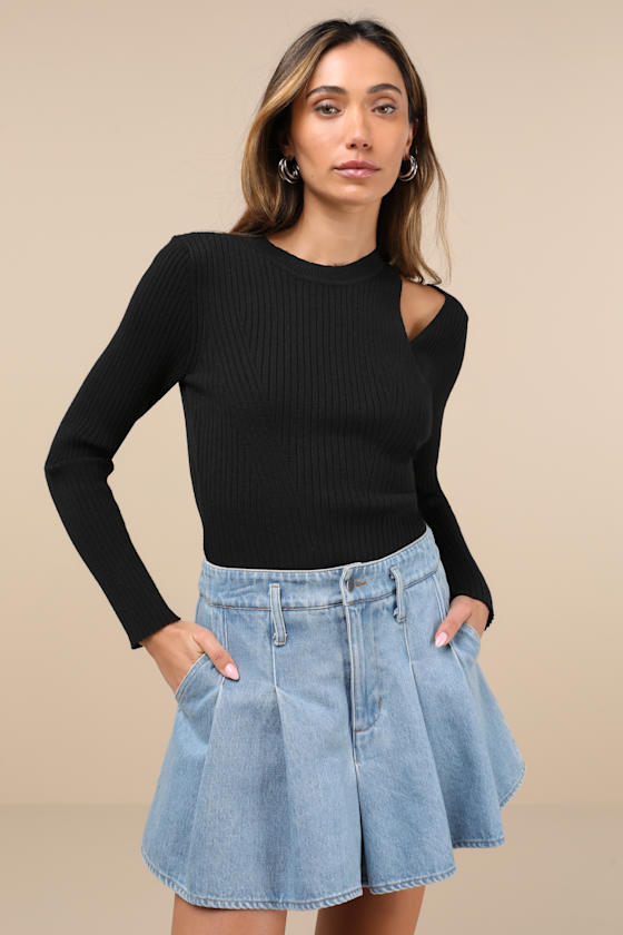Lulus Delightful Trend Light Wash Pleated Denim Mini Skirt In Blue