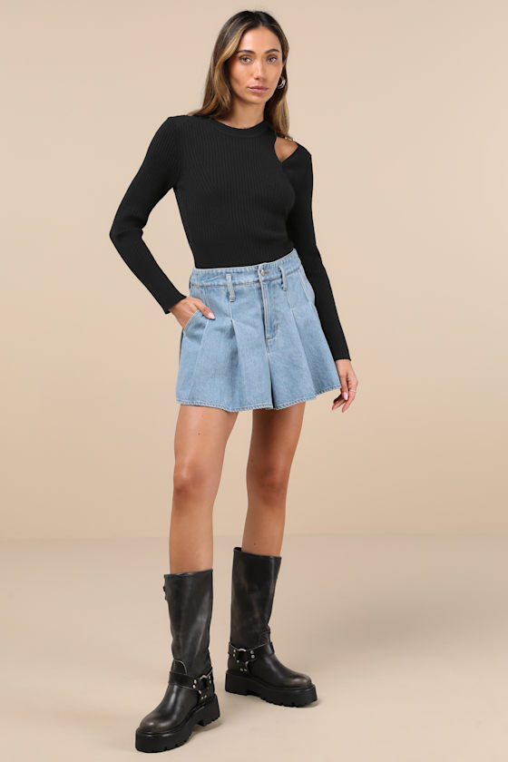 Lulus Delightful Trend Light Wash Pleated Denim Mini Skirt In Blue