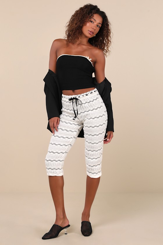 Daisy Street Coquette Fave Ivory And Black Semi-sheer Lace Capri Pants In Black