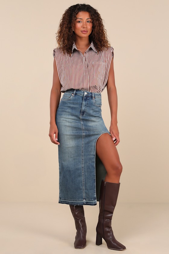 Astr Elswyth Padded-shoulder Shirt Top In Brown
