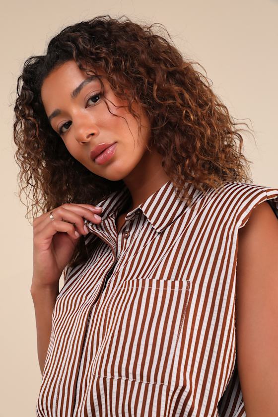 Astr Elswyth Padded-shoulder Shirt Top In Brown