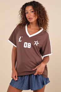 Spectate Brown Short Sleeve V-Neck Graphic Top
