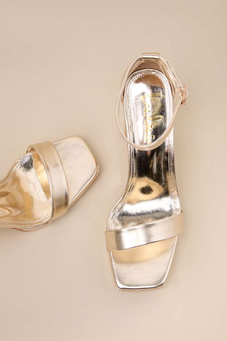 Cute Dresses, Tops, Shoes & Clothing for Women