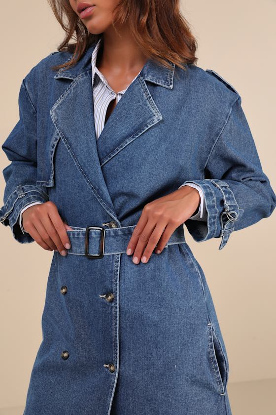 Lulus Trendsetting Weather Medium Wash Denim Trench Coat In Blue