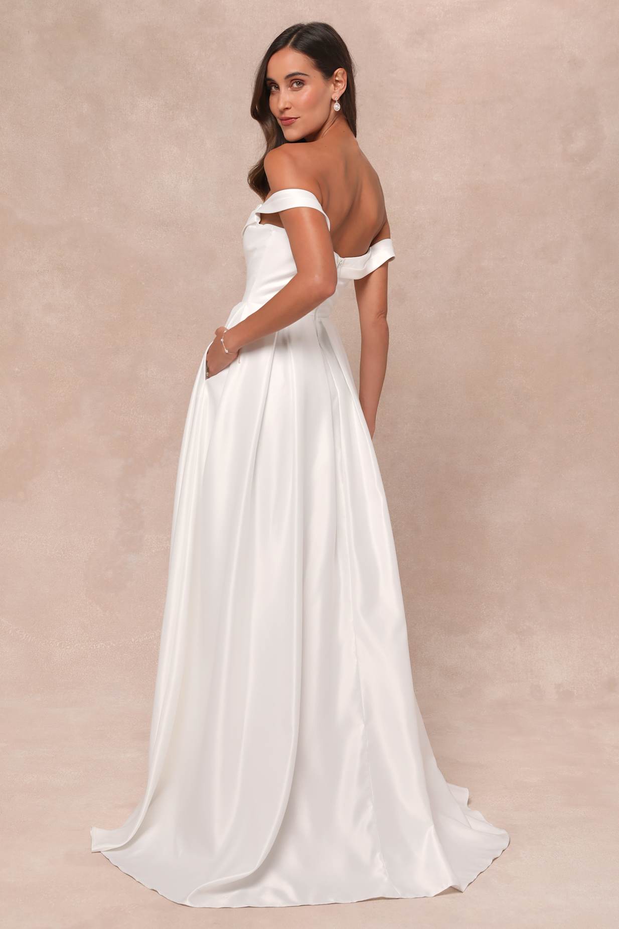 Extraordinary Vow White Off-the-Shoulder Maxi Dress with Pockets