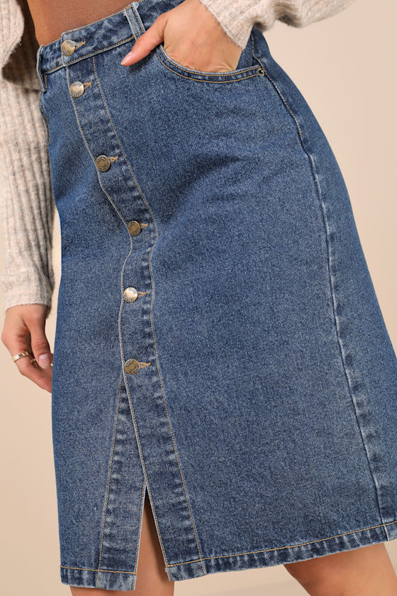 LULUS ADMIRABLE ATTITUDE MEDIUM WASH DENIM BUTTON-FRONT MIDI SKIRT