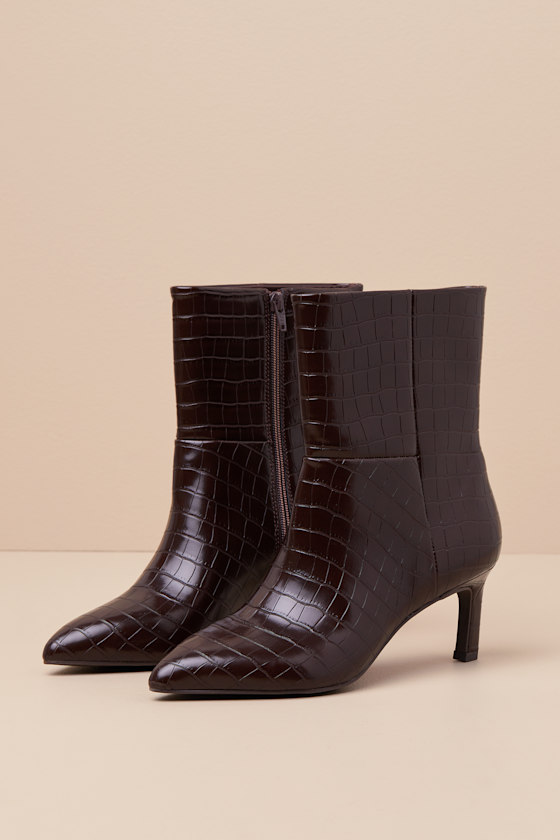 GRADIE: CHOCOLATE CROC 1