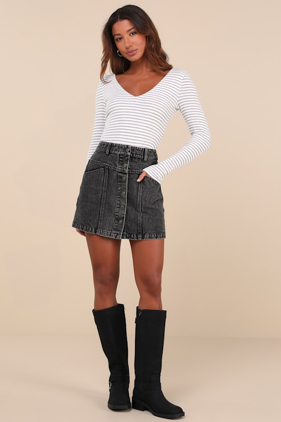 Lulus Easygoing Chic White And Grey Striped Long Sleeve Bodysuit In White And Grey