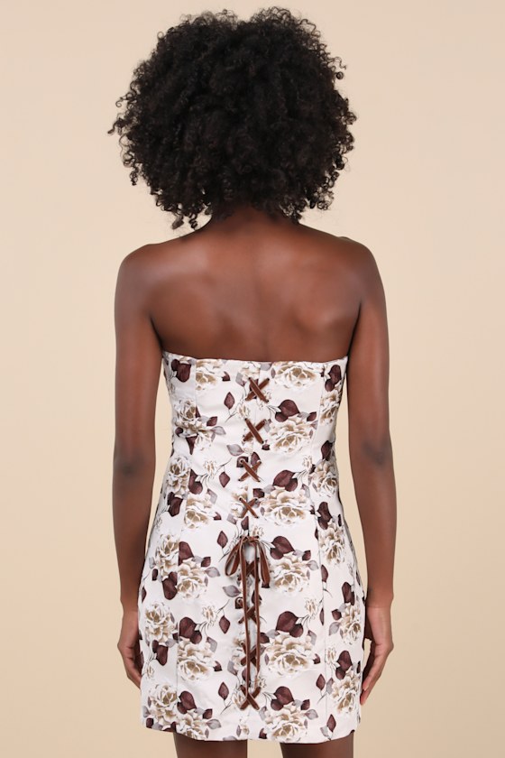 Glamorous Staying Charming Light Grey Floral Jacquard Strapless Mini Dress In Light Grey