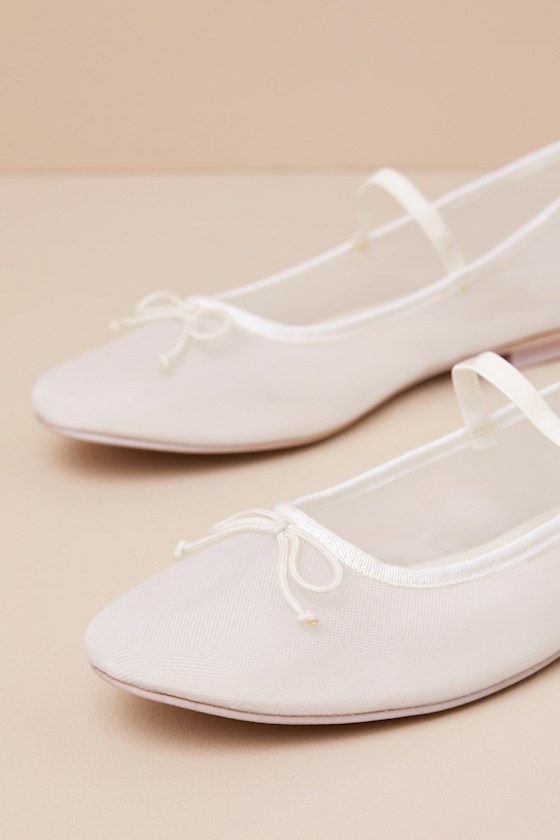 Dolce Vita Cadel Ivory Mesh Bow Ballet Flats In Ivory