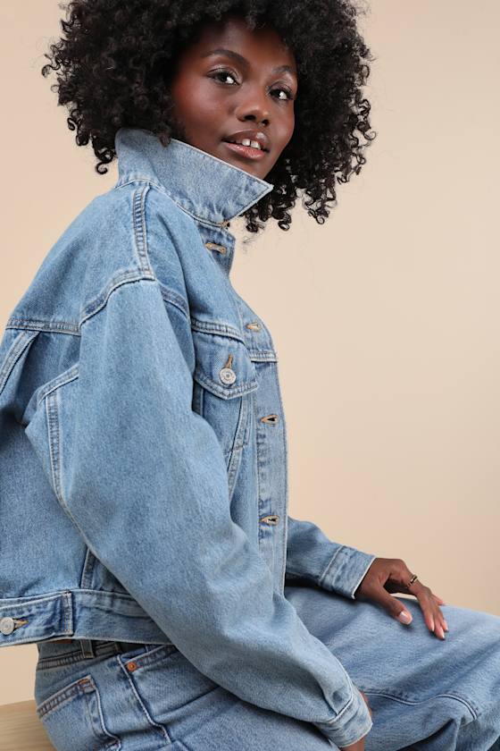 Shrunken '90s Trucker Medium Wash Denim Jacket 3