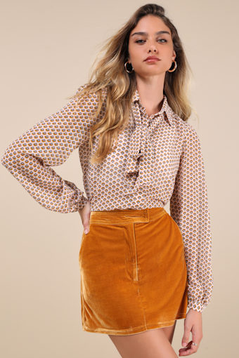 Splendid Mood Golden Yellow Velvet High Rise Mini Skirt 2