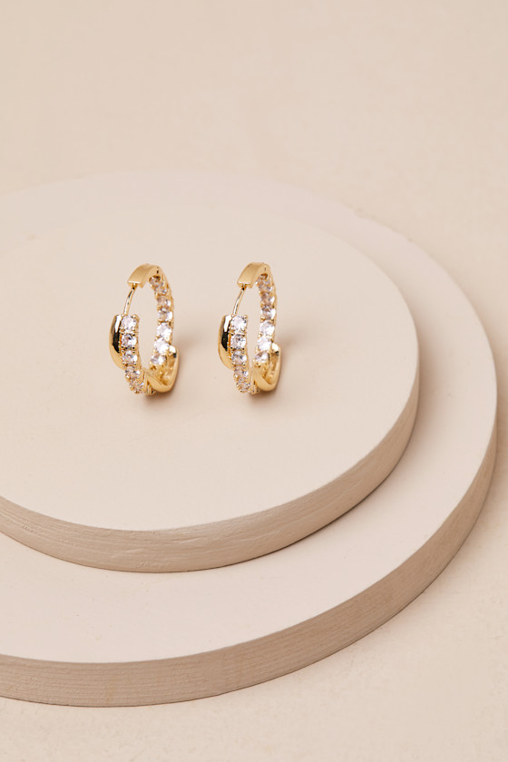 LULUS SHINING SENSIBILITY GOLD TWISTED RHINESTONE HOOP EARRINGS