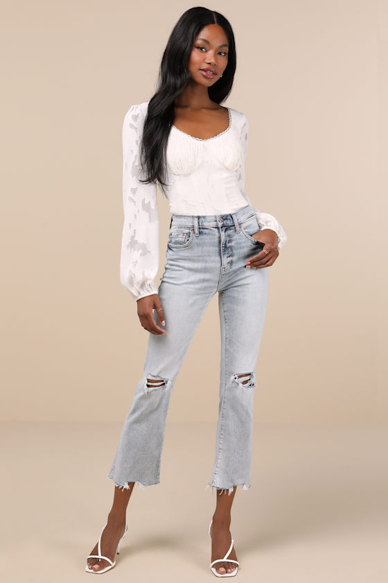 Daze Denim Shy Girl - Light Wash Jeans - Distressed Cropped