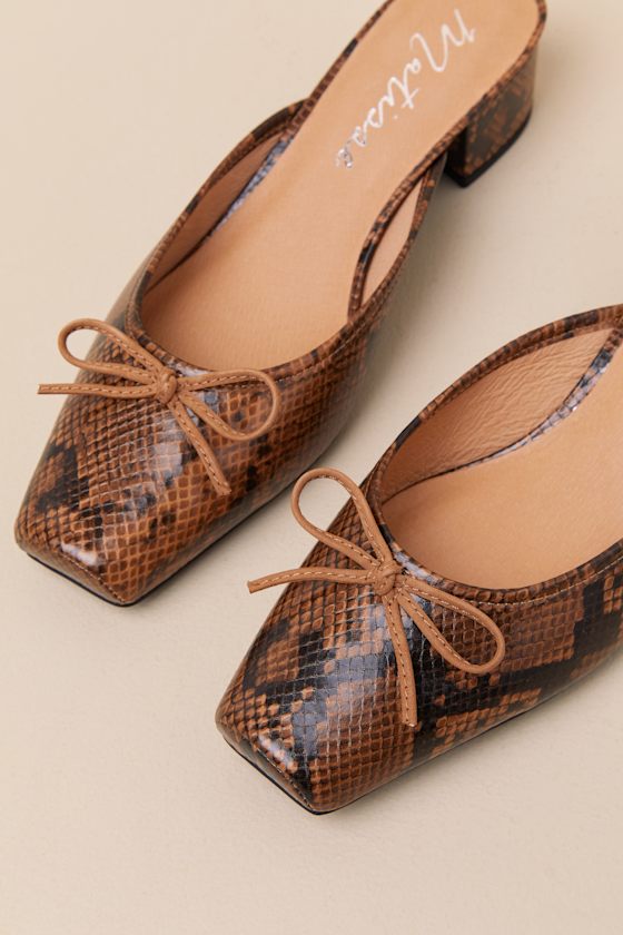 Matisse Basilio Heeled Mule In Brown Snake In Brown