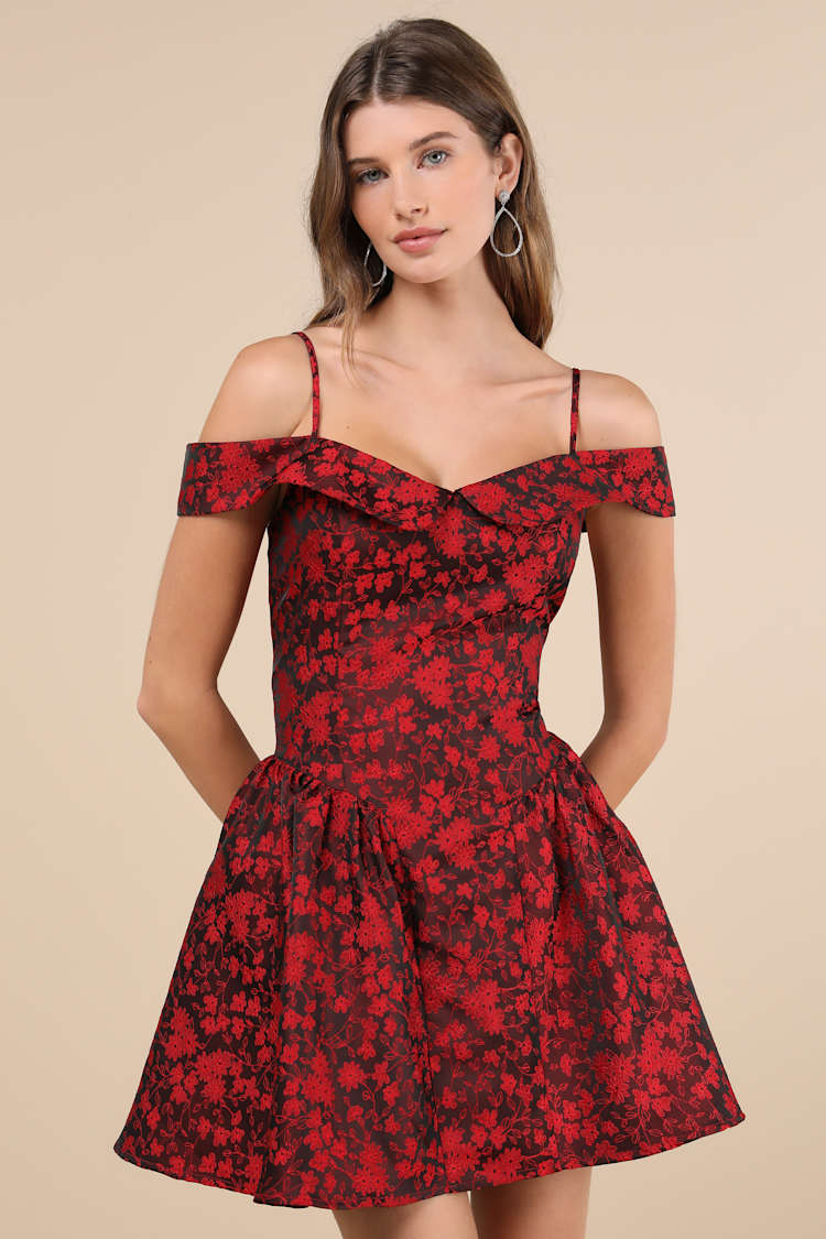 strapless open back dress Windsor Scarlet Soirée Jacquard Midi Dress in Burgundy | Size: M