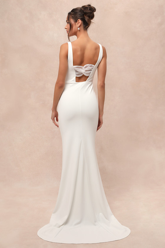 Regal Classic White Sleeveless Twist-Back Maxi Dress 2