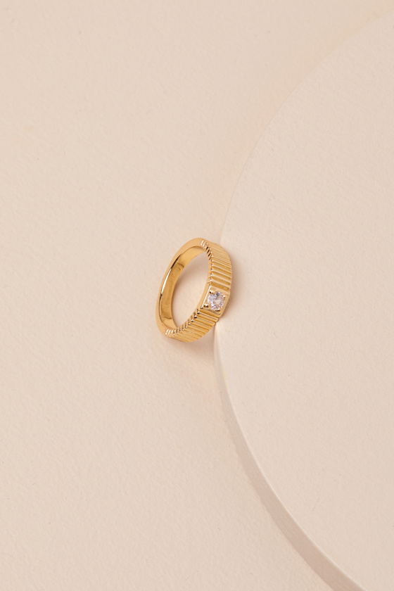 LULUS SIGNATURE RADIANCE GOLD RIBBED SIGNET RING