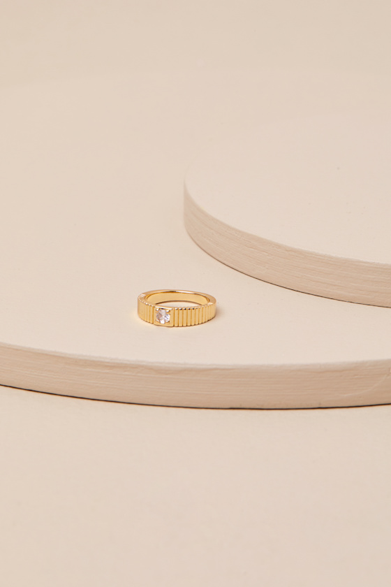 LULUS SIGNATURE RADIANCE GOLD RIBBED SIGNET RING
