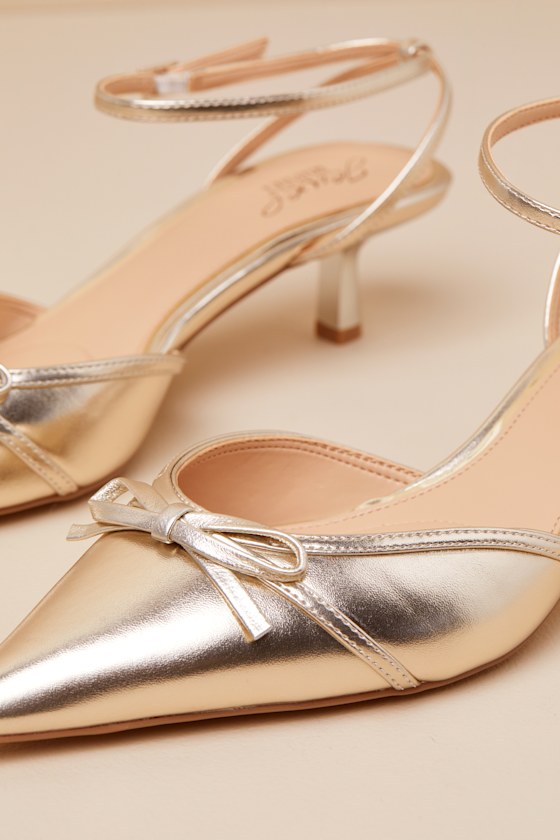 Jewel By Badgley Mischka Talasia Gold Metallic Ankle Strap Kitten Heel Pumps In Gold