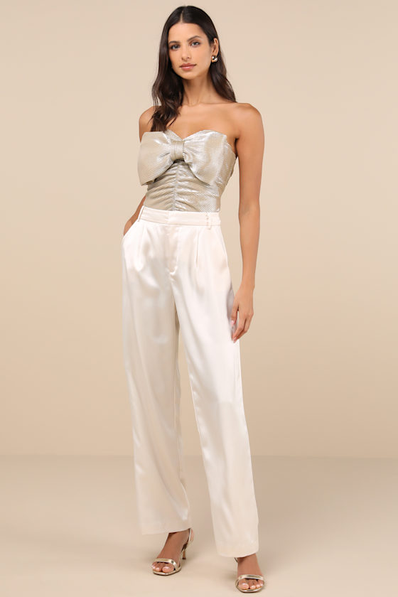 Lulus Fashionista Flair Shiny Champagne Bow Strapless Top In Champagne